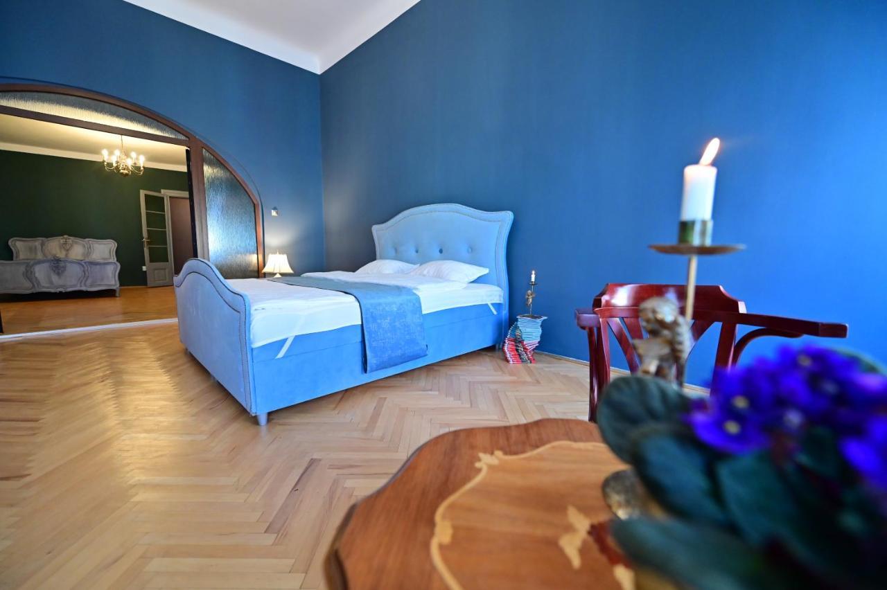 Lovely 2 Bedroom Apartment In Historic City Center Sibiu Bagian luar foto