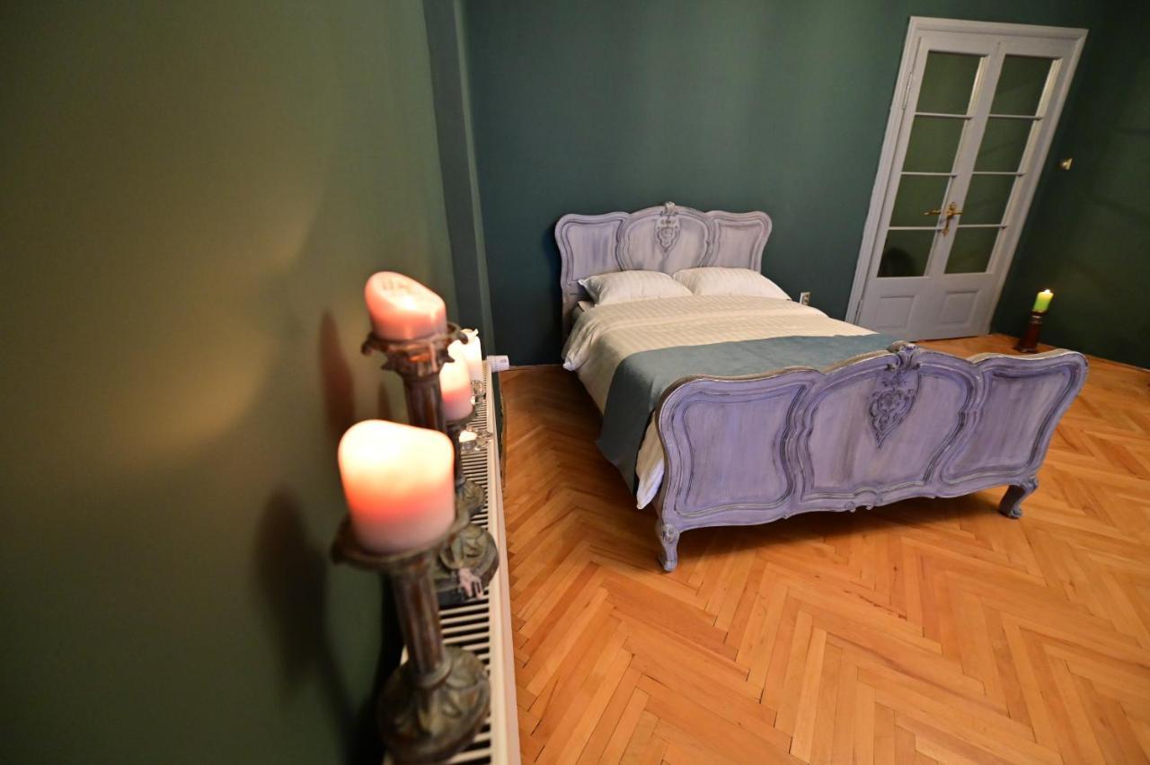 Lovely 2 Bedroom Apartment In Historic City Center Sibiu Bagian luar foto